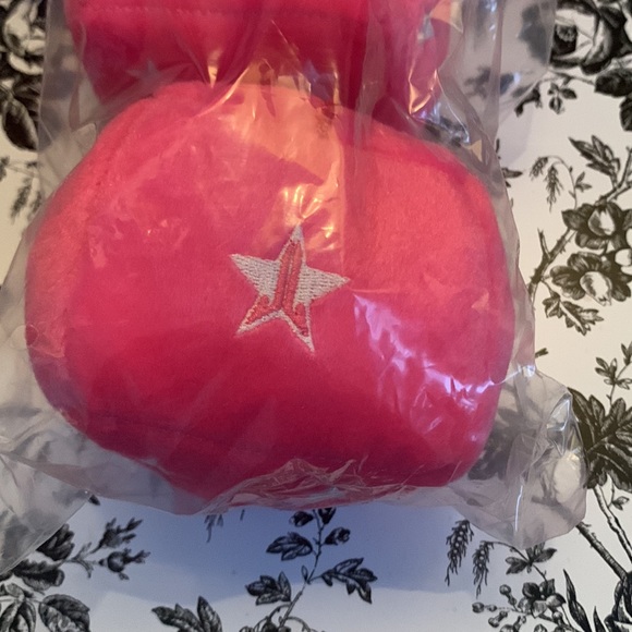 Jeffree Star Fuzzy Dice - Picture 4 of 4